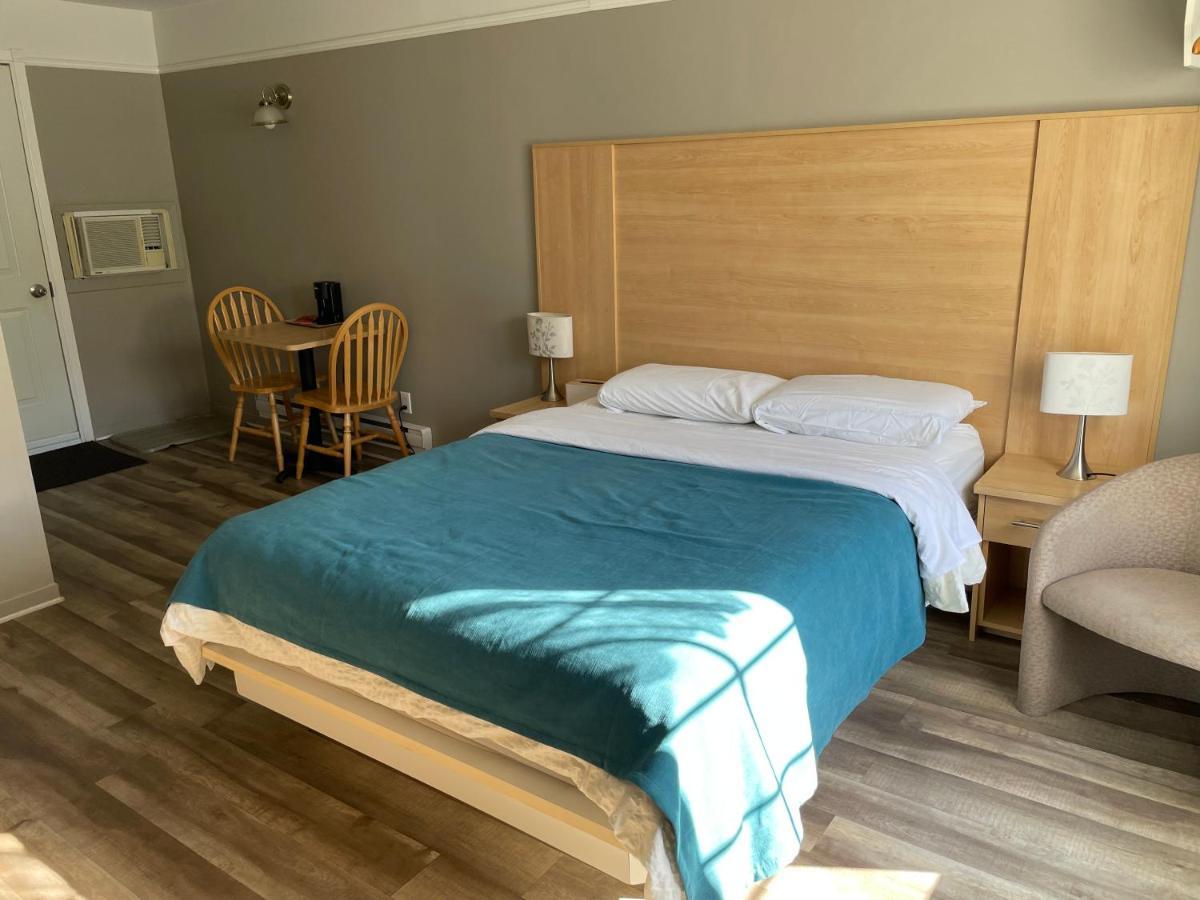 Motel Au P'Tit Sapin Mirabel Zewnętrze zdjęcie