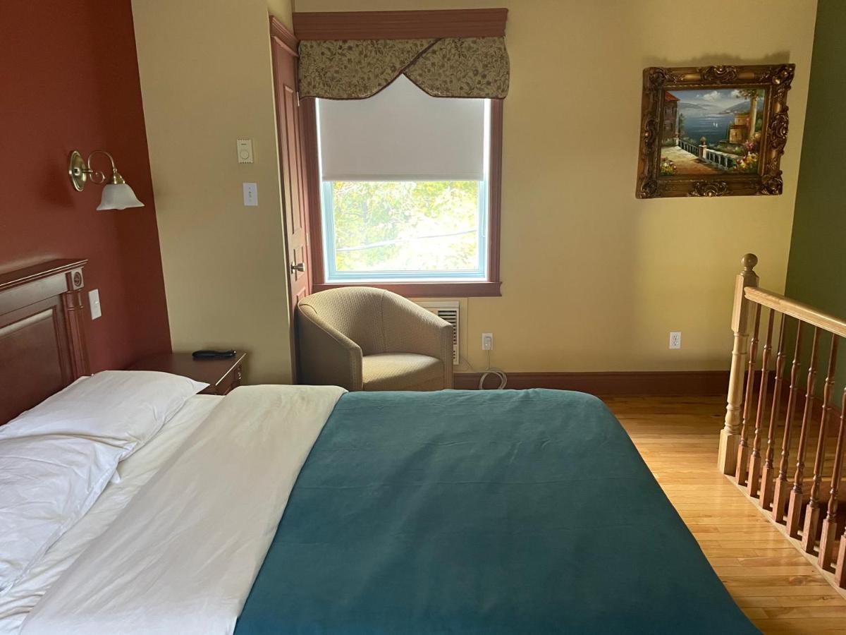 Motel Au P'Tit Sapin Mirabel Zewnętrze zdjęcie